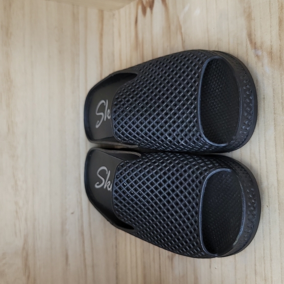 Skechers Plastic Waffle Design Open Toe Wedges - Picture 4 of 8